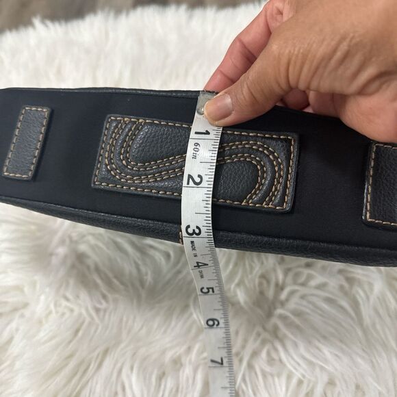 The Sak Y2K Elegant Black Leather Shoulder Bag - Picture 6 of 8